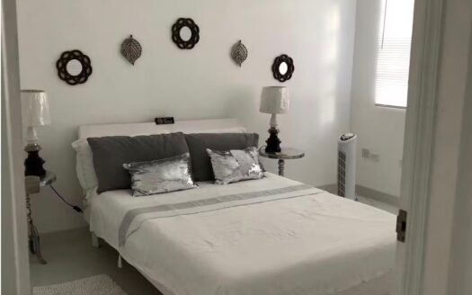 2 bedroom, 1 bathroom Apartment, Paynes Bay, St. James, Barbados